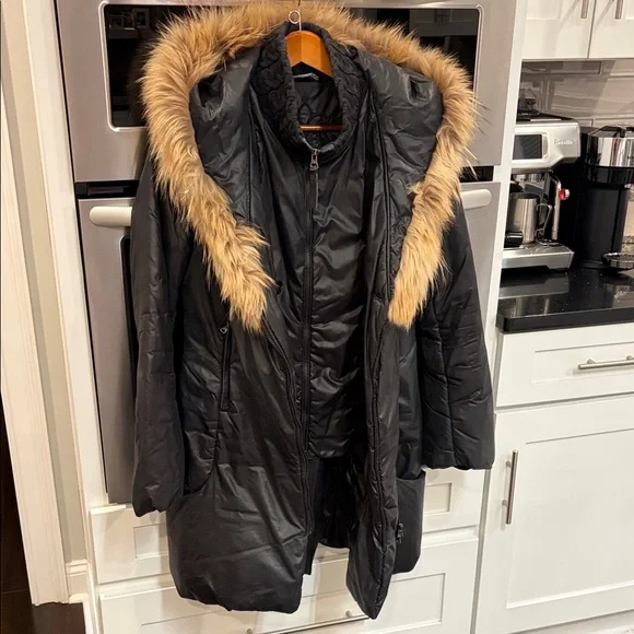Mackage Women's Black Fur-Trimmed Hooded Coat size medium - Picture 6 of 6